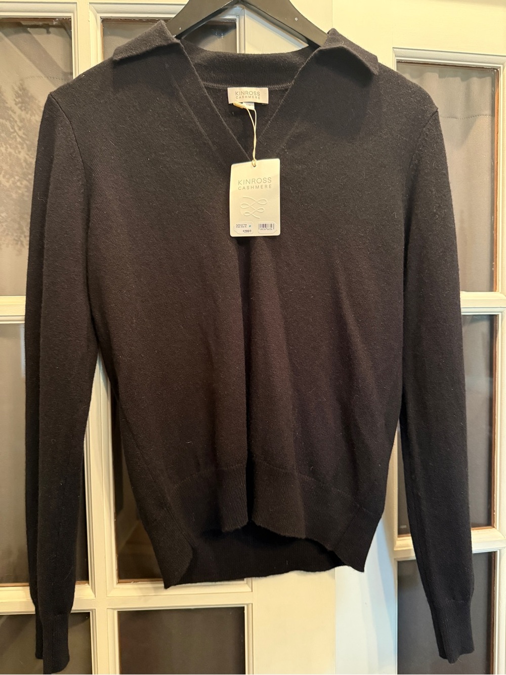 Kinross Cashmere Black V-Neck Pullover